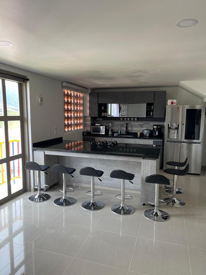 דירות Guatapé Apartamento De Lujo מראה חיצוני תמונה